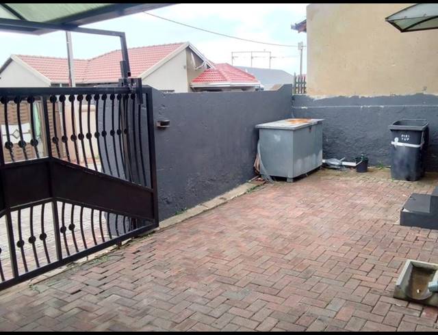 2 BEDROOM HOUSE FOR SALE IN FLEURHOF